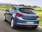 Opel Astra 2012 года